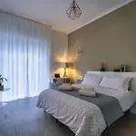 Roomy 6 Guests, City Launchpad, 30Mts To Loreto M1 M2